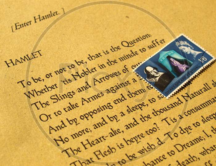 London, Uk - Circa 2009: William Shakespeare'S Hamlet (Original Middle English Text From The First Folio Of 1623) With Stamp - Selective Focus