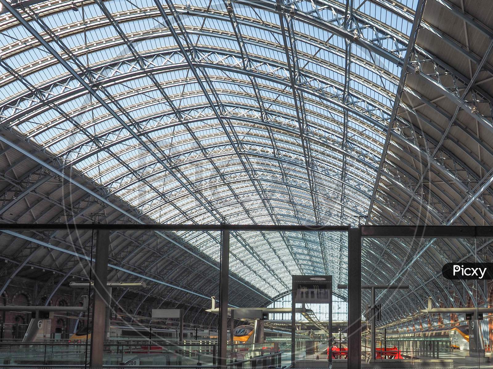 London, Uk - September 28, 2015: St Pancras Railway Station