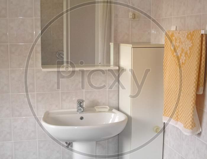 Residential Bathroom Basin