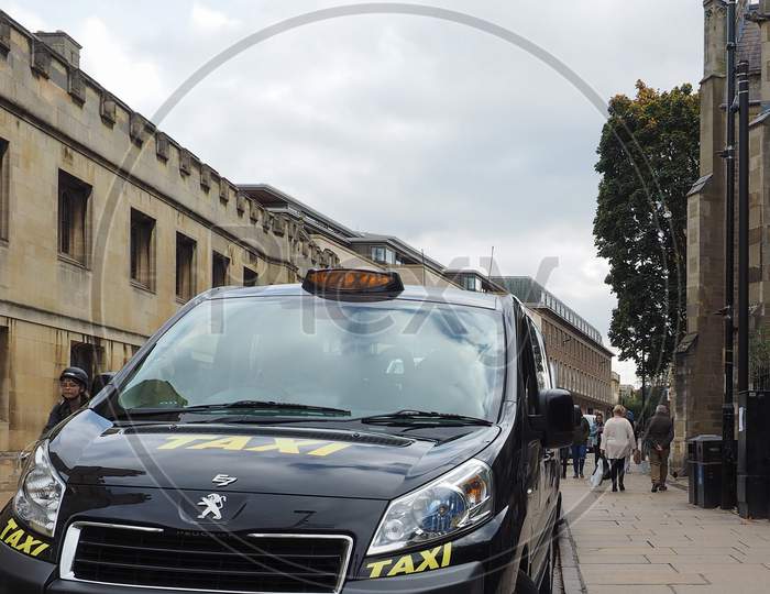 Cambridge, Uk - Circa October 2018: Taxi Cab