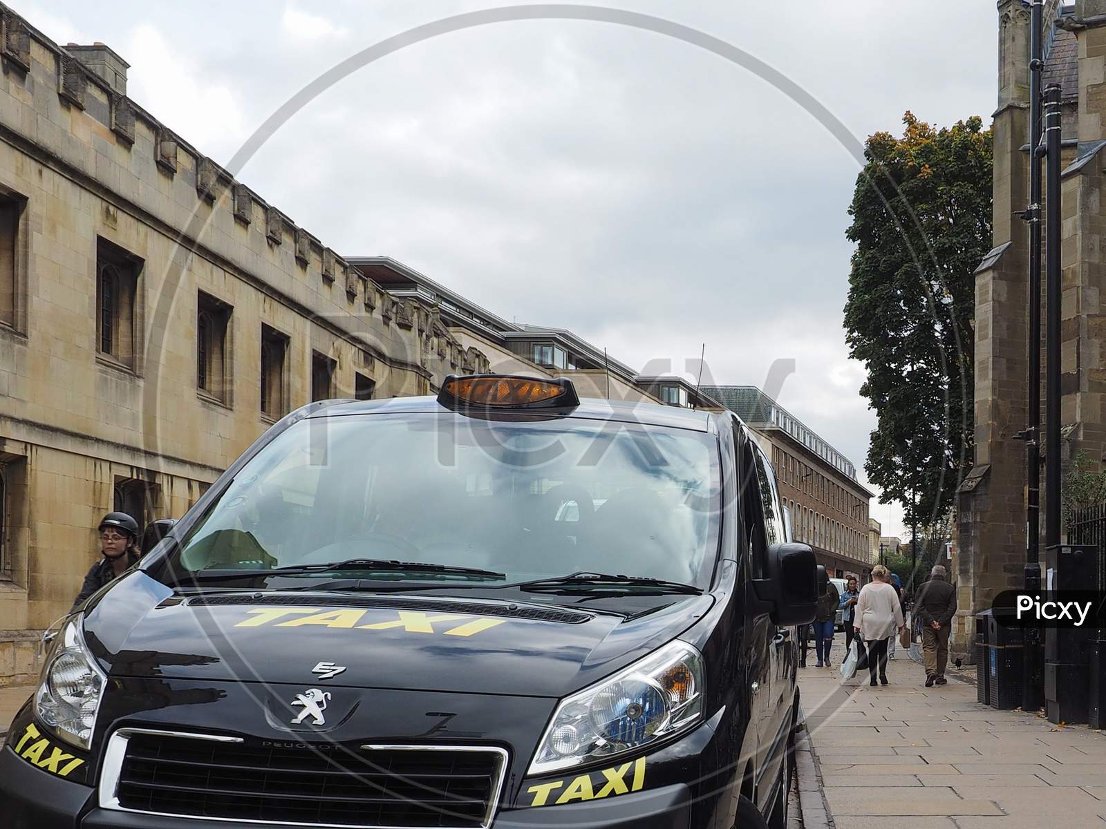 Cambridge, Uk - Circa October 2018: Taxi Cab