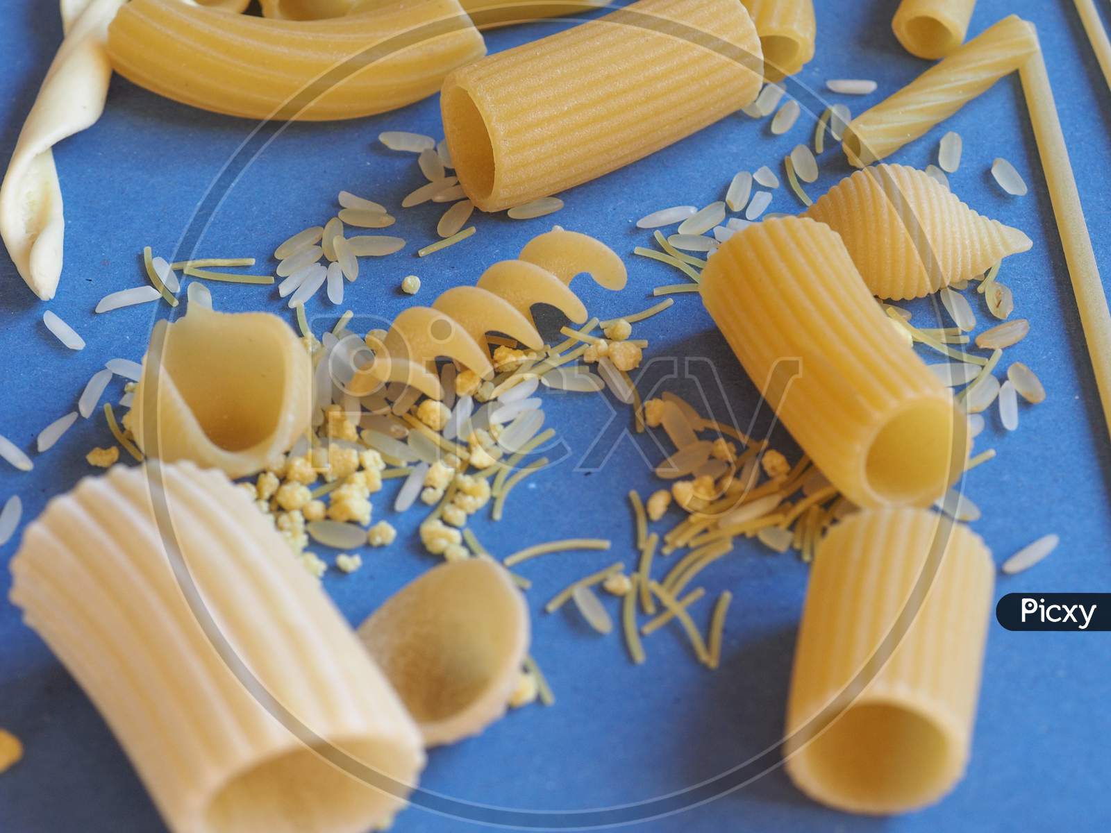 image-of-traditional-italian-pasta-ka976093-picxy