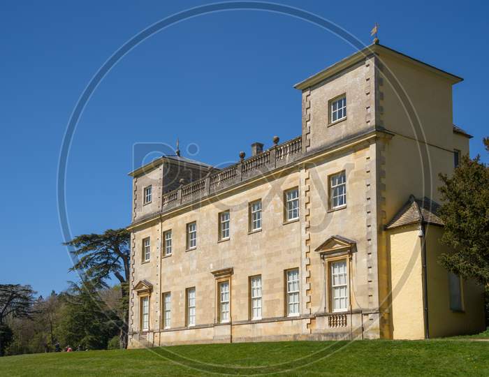 Swindon, Wiltshire, Uk -April 25 : Palladian House In Lydiard Park Near Swindon Wiltshire On April 25, 2021. Unidentified People