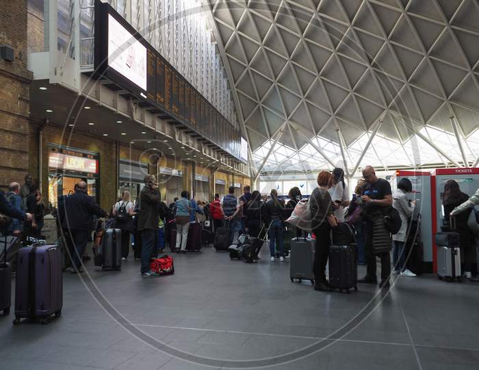 London, Uk - Circa September 2019: Travellers At King'S Cross Railway Station