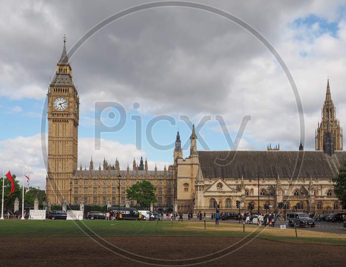 London, Uk - June 09, 2015: Tourists In Parliament Square In Westminster