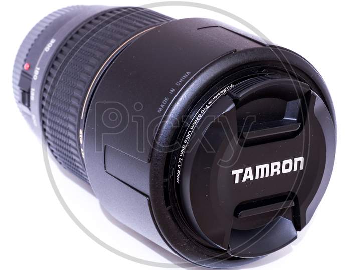 Tamron Zoom Telephoto AF 70-300mm f4-5.6 Di LD Macro Lens