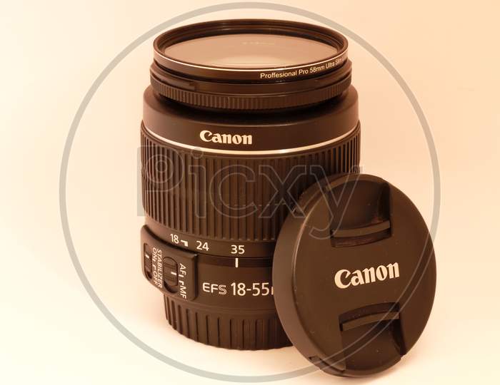 Canon EF-S 18-55mm f4-5.6 IS Kit-Lens