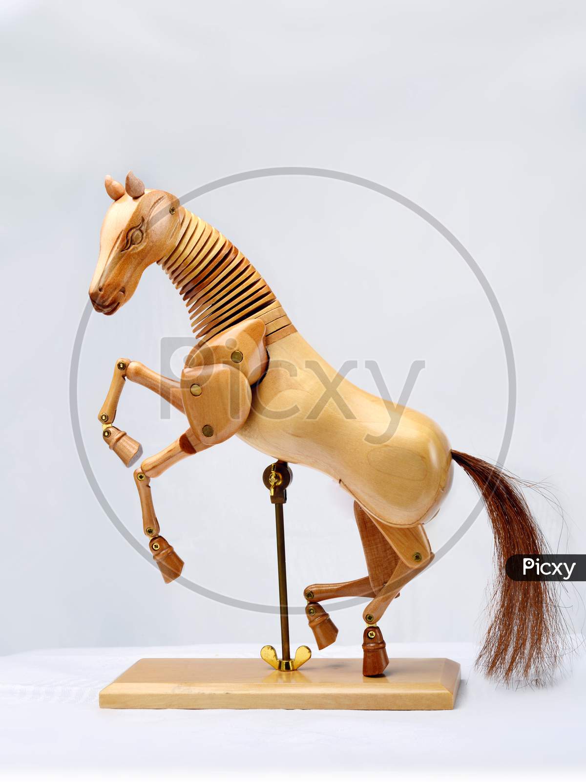 Wooden articulated horse dummy for drawing lessons