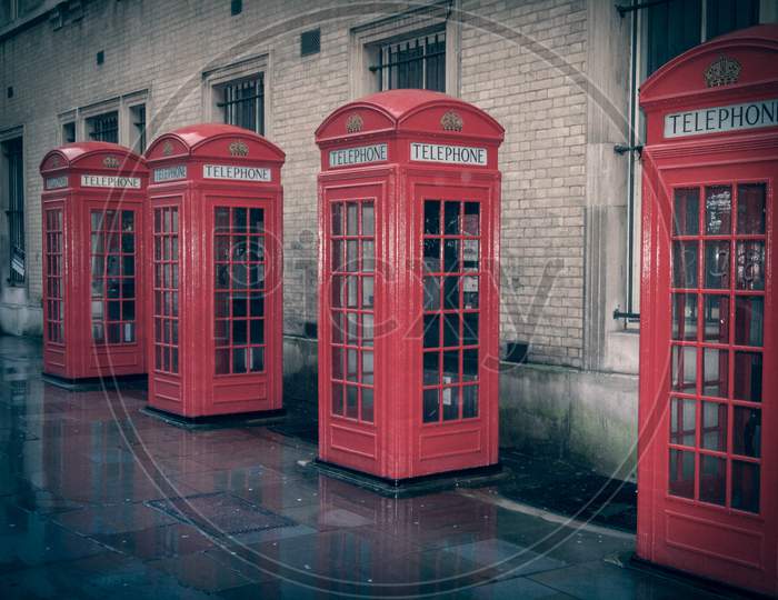 Retro Look London Telephone Box