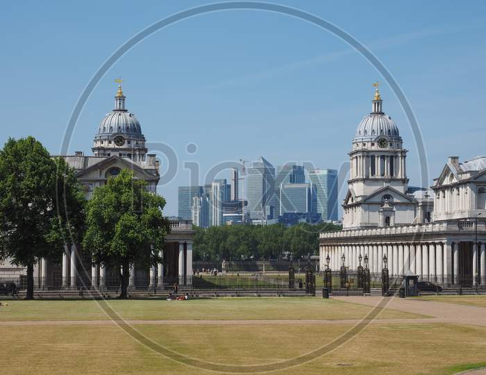 London, Uk - June 11, 2015: The Canary Wharf Business Centre Which Is The Largest Business District In The United Kingdom Seen From Greenwich Park