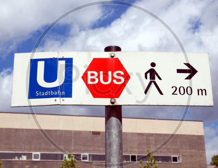 Ubahn Sign