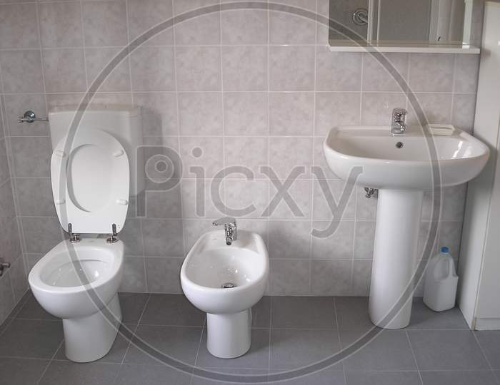 Residential Bathroom Basin, Wc And Bidet