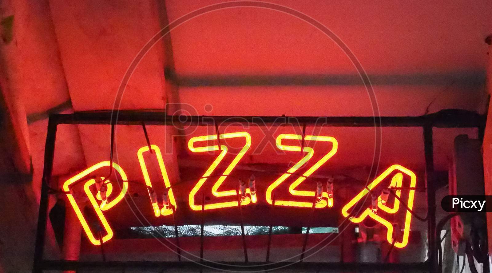 Red Neon Pizza Sign