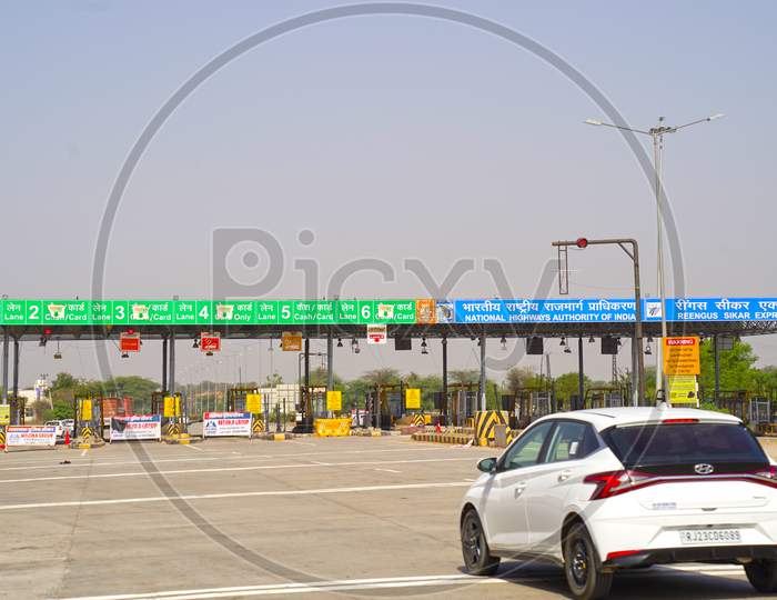 Closed Highway Toll Plaza During The Ongoing Farmers Protest Against The Centre Farm Reform Laws, In Sikar