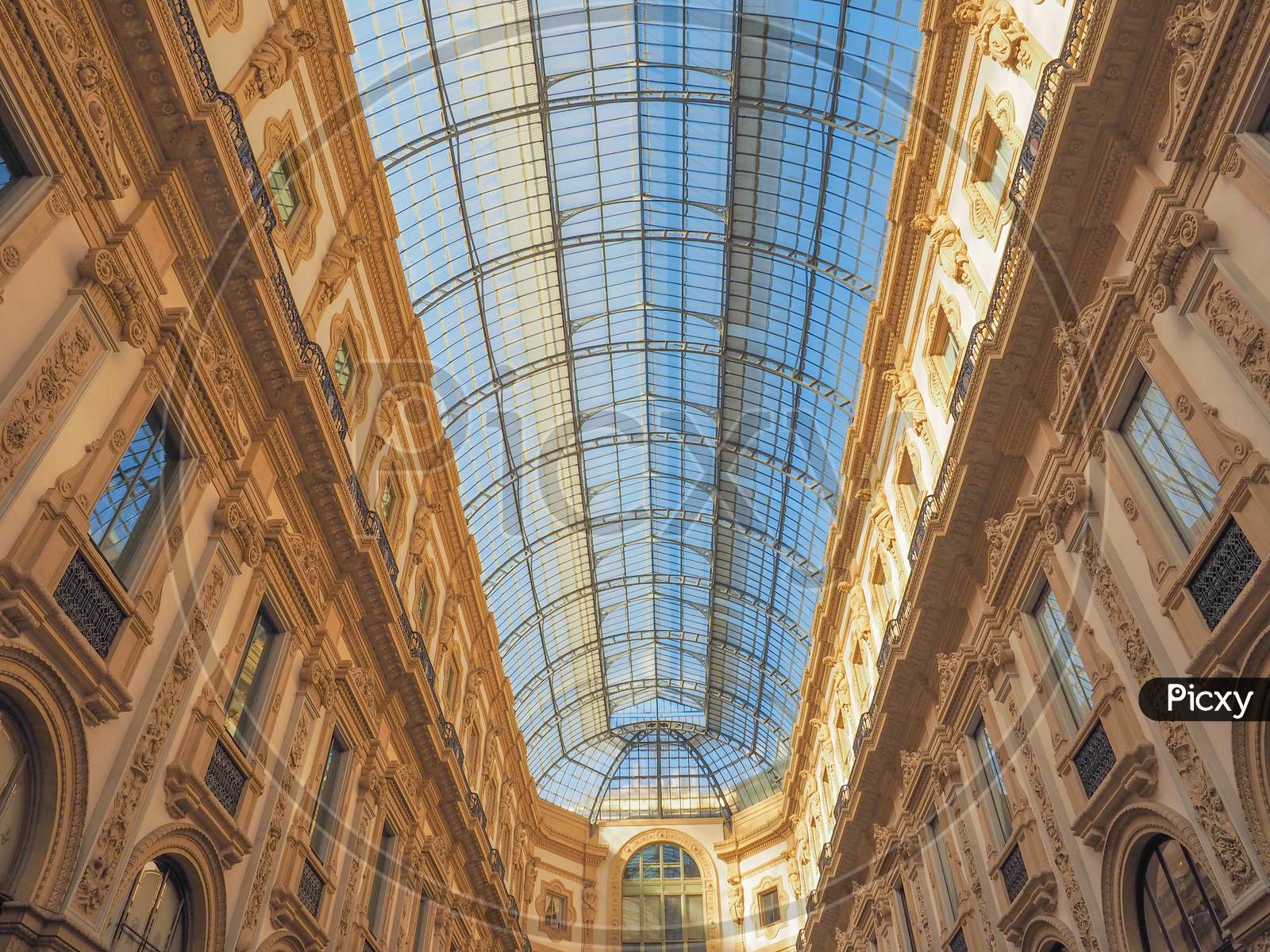 Milan, Italy - March 28, 2015: The Galleria Vittorio Emanuele Ii Has Been Recently Restored For The Expo Milano 2015 International Exhibition