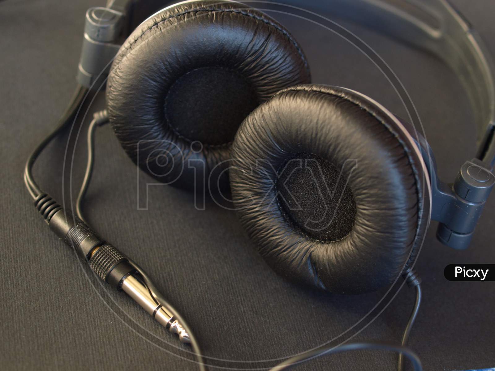 Headphones For Music Listening