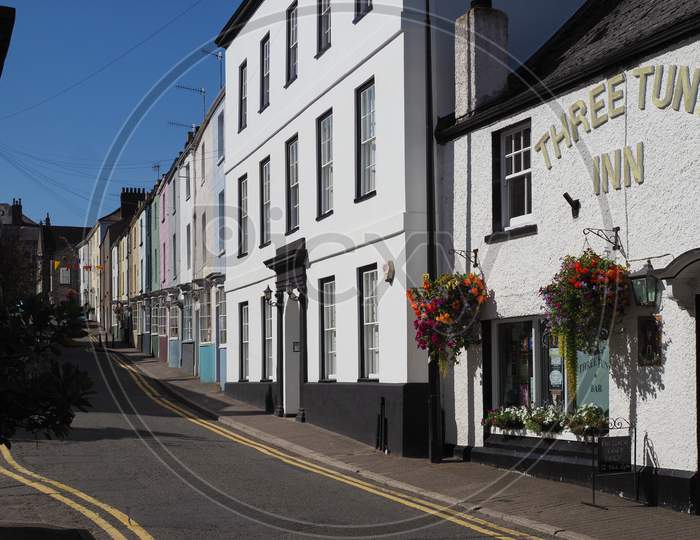 Chepstow, Uk - Circa September 2019: Bridge Street Colourful Houses And Three Tuns Inn Pub