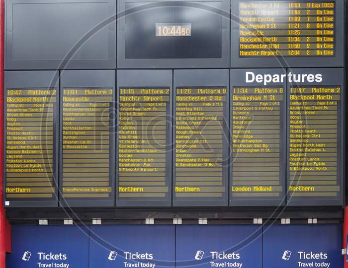 Arrivals And Departures Timetable At Liverpool Station