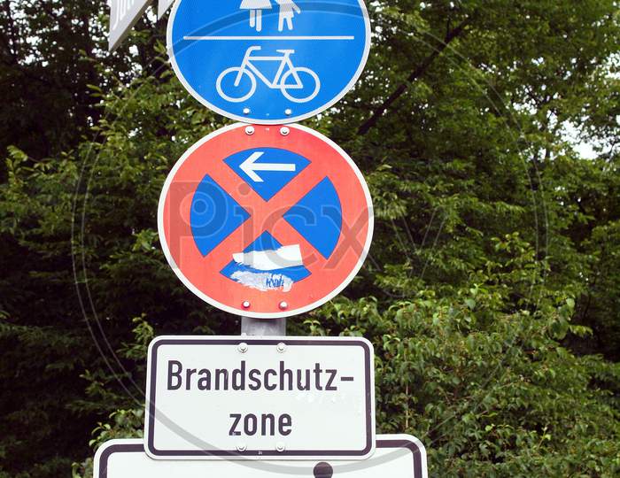 German Pedestrian Area Sign