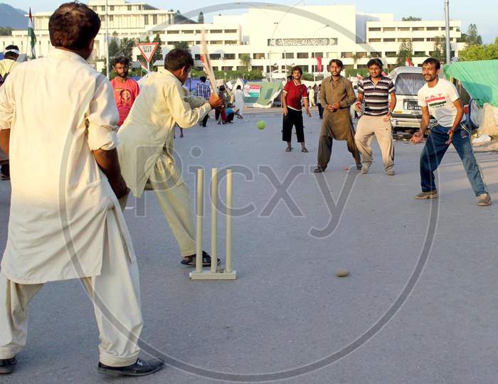 Cricket match on front of Parliament House