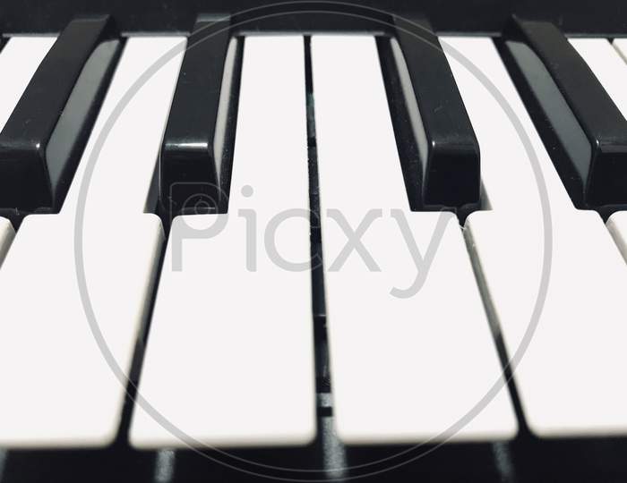 Black and White Piano Keyboard keys
