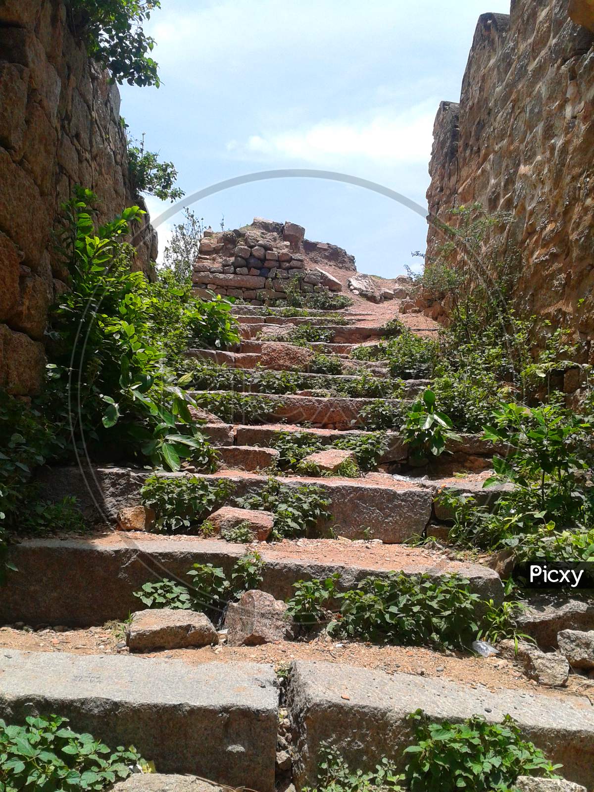 Bhuvanagiri Fort ruins stairs