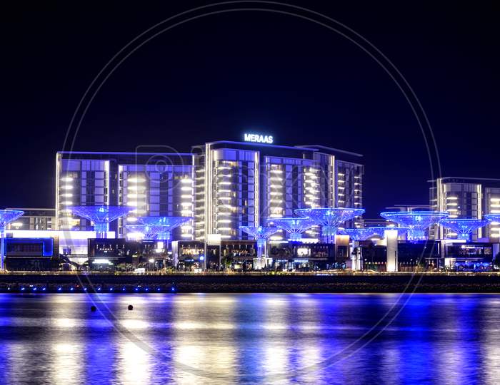 20Th Nov 2020. Beautiful Night View Of The Illuminated Caesar Palace Hotel Captured From The Jbr Beach Located At The Ain Dubai In Blue Water Islands, Dubai , Uae.