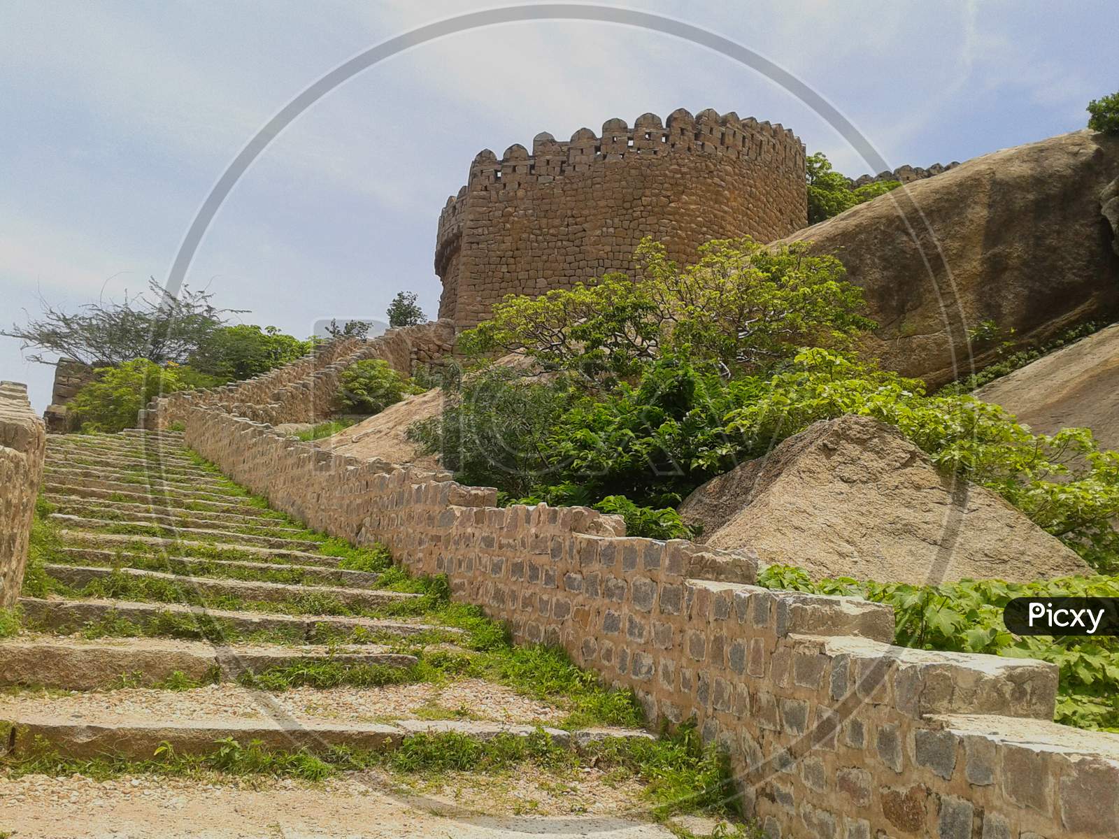 Bhuvanagiri Fort ruins path 2