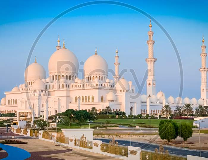 Sheikh Zayed Grand Mosque In Abu Dhabi, Ramadan Mubarak 2021