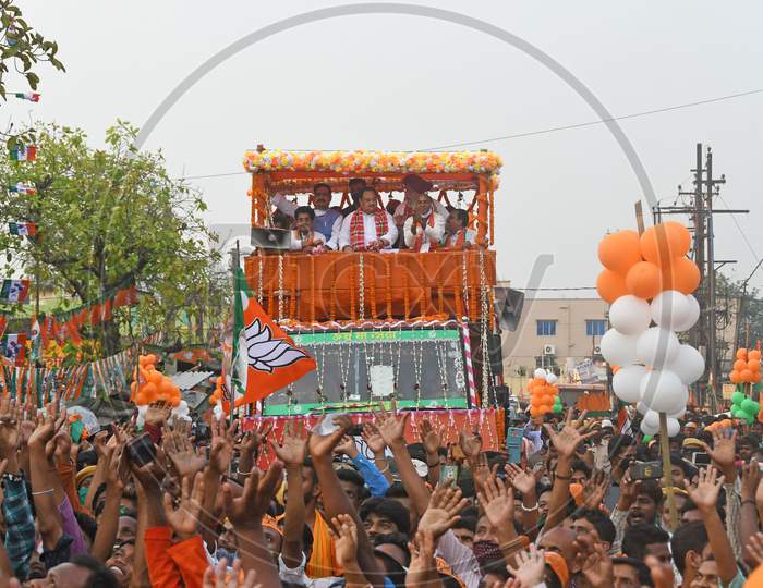 BJP National President Jagat Prakash Nadda held a road show in Burdwan in support of BJP candidates from Burdwan Dakshin and Burdwan Uttar Assembly constituencies