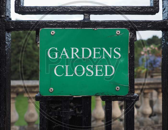 Gardens Closed Sign