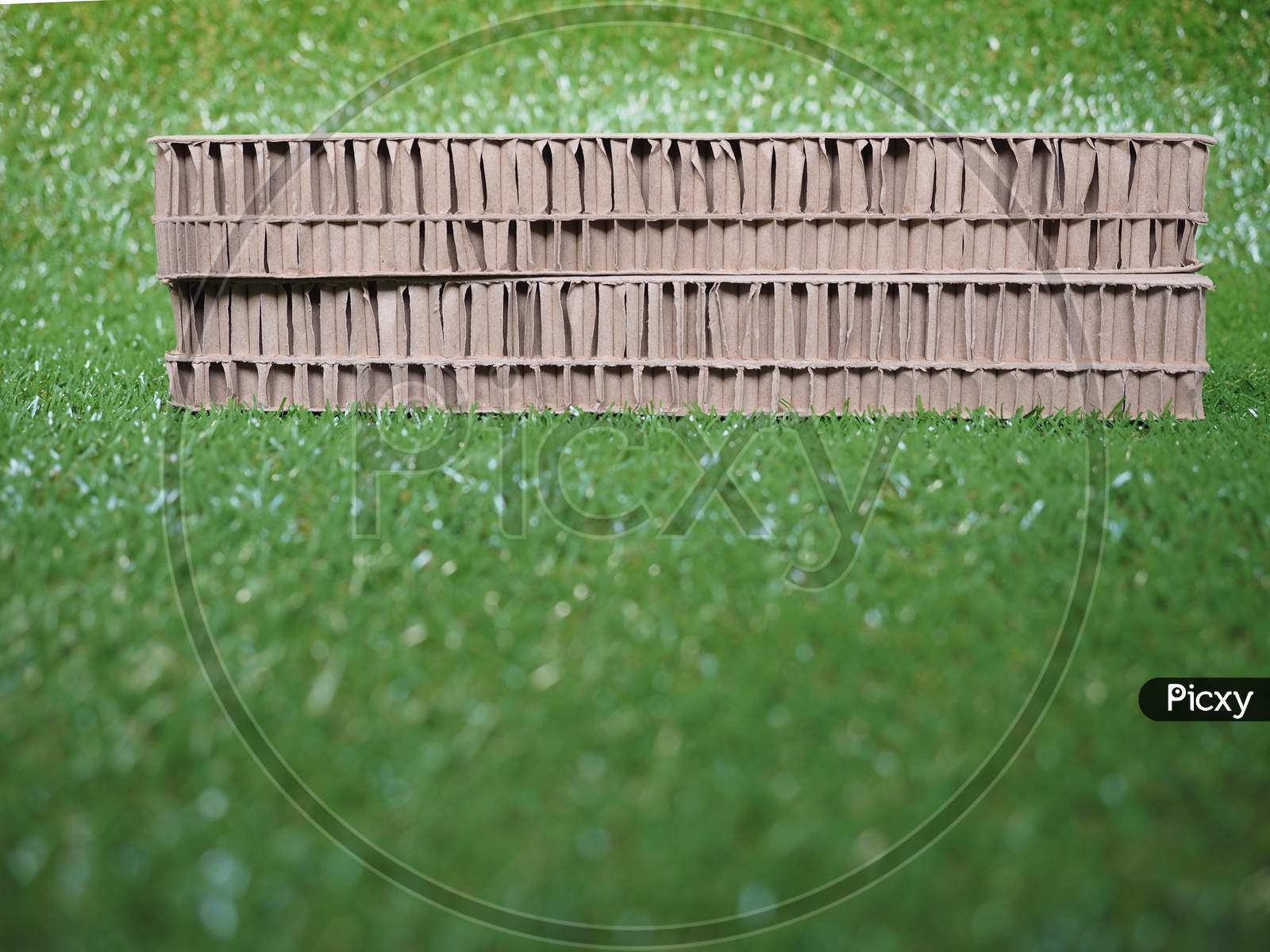 image-of-scale-model-with-artificial-grass-gh577555-picxy