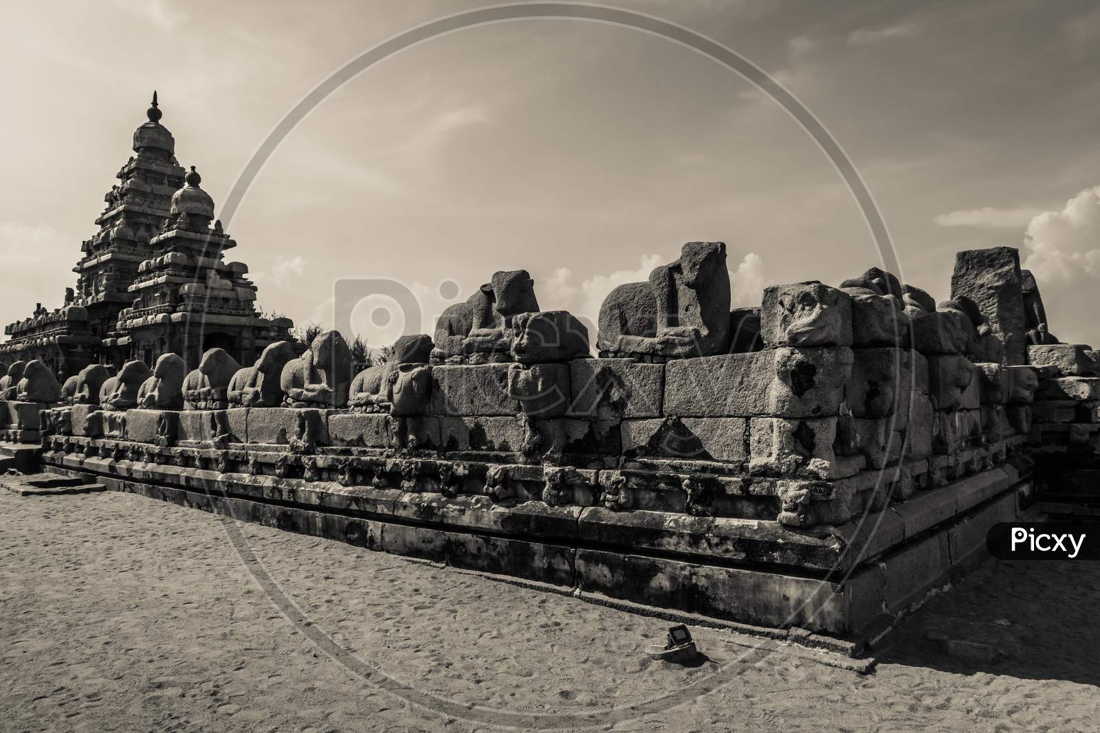 Very Old and Rare Ancient Pictures Of Shore temple is UNESCO's World Heritage Site located at Mamallapuram, or Mahabalipuram in Tamil Nadu, South India