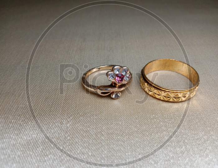 Golden Colored Wedding Ring For Marriage