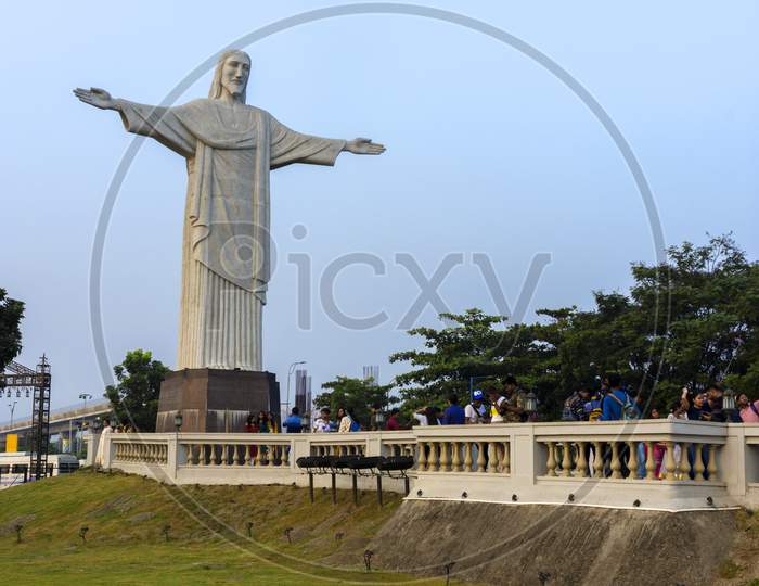 25Th September 2019, Kolkata, West Bengal, India: Day Time View Of The Replica Of Christ The Redeemer, Rio De Janeiro At Eco Park In Kolkata, India.