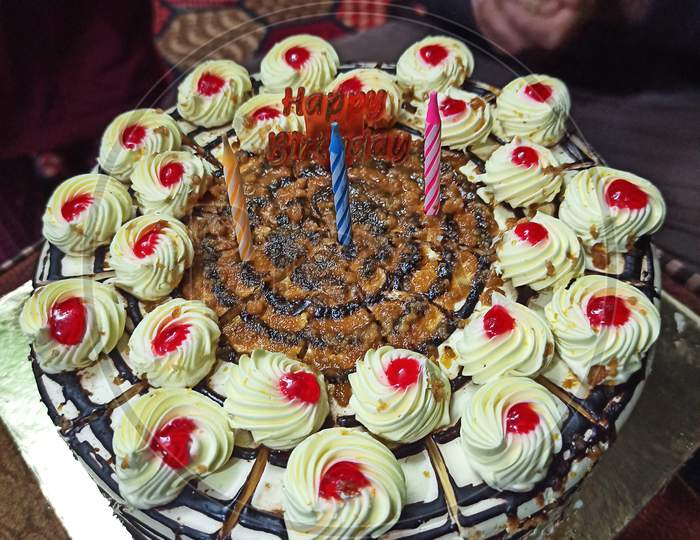 Original Imported Flowers Birthday Cake | Birthday cake with flowers,  Birthday cake, Cake