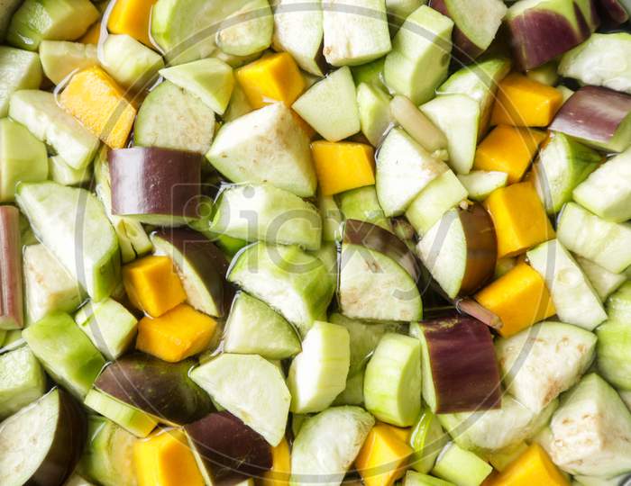 Chopped colorful Mixed Vegetable into water before cooking