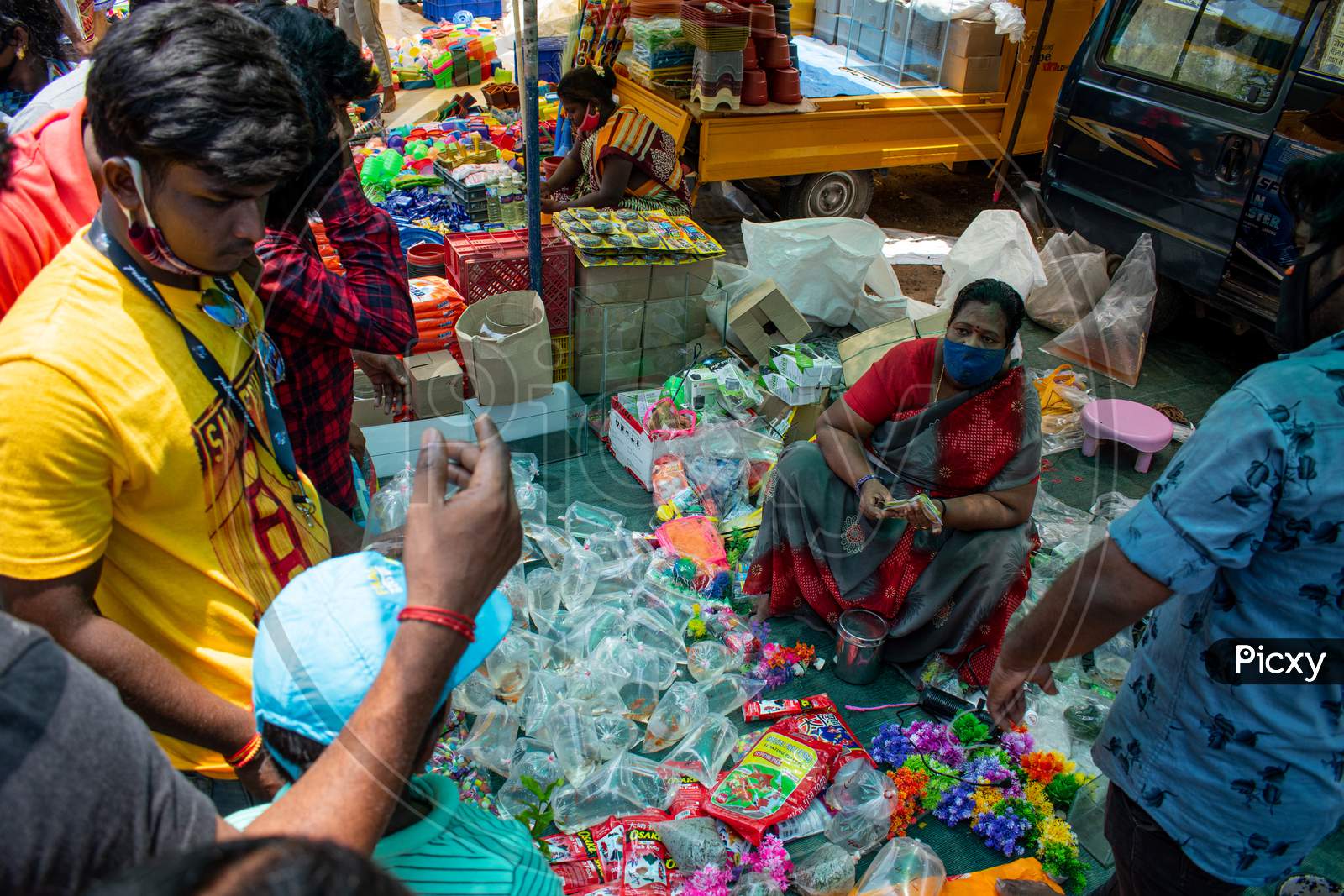 Pictures of pallavaram santhai Friday Market