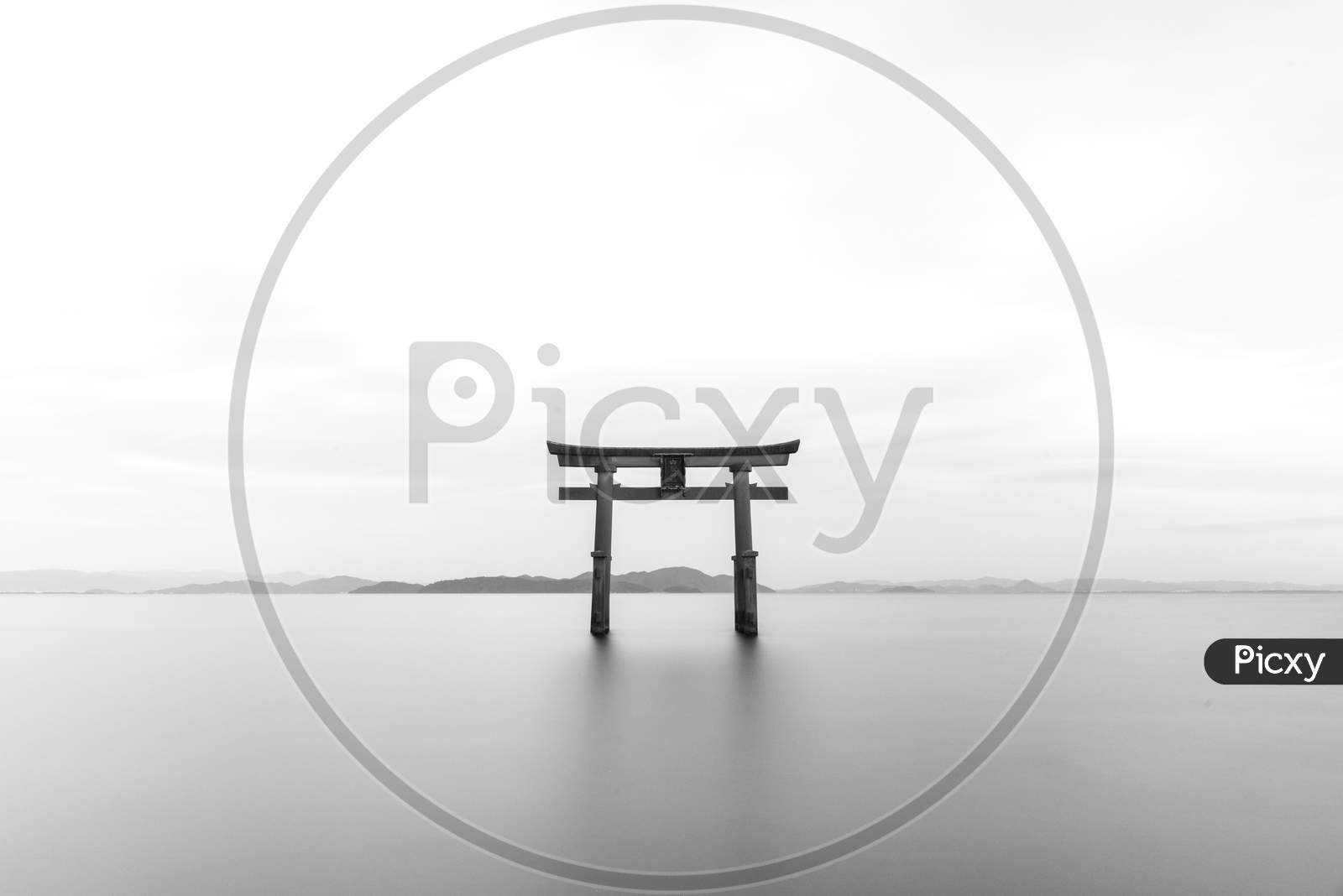 image-of-japanese-gate-hh955344-picxy