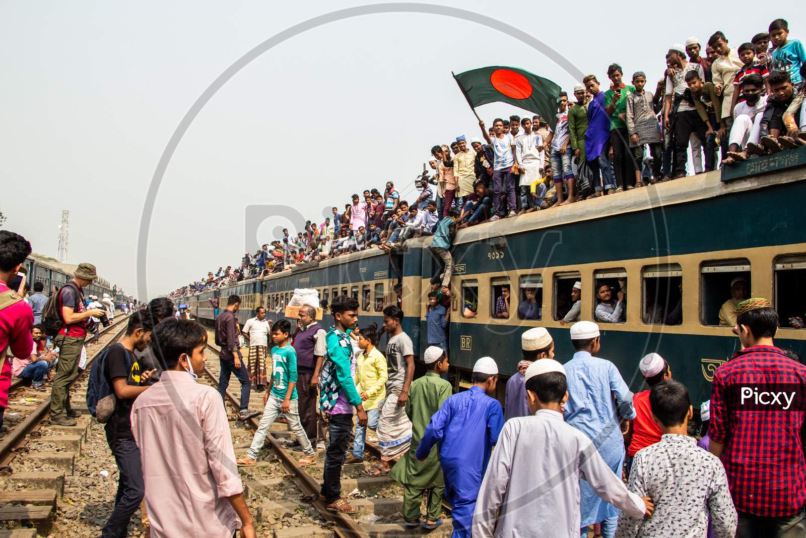 Risky Journey By Train I Captured This Image On 19Th February 2019 From Tonggi Railway Station, Dhaka, Bangladesh, South Asia