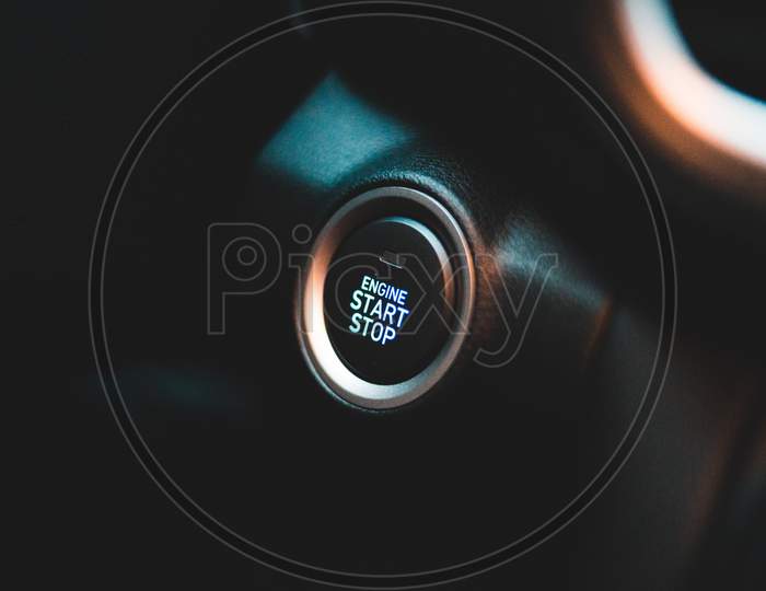 push button of car to start or stop