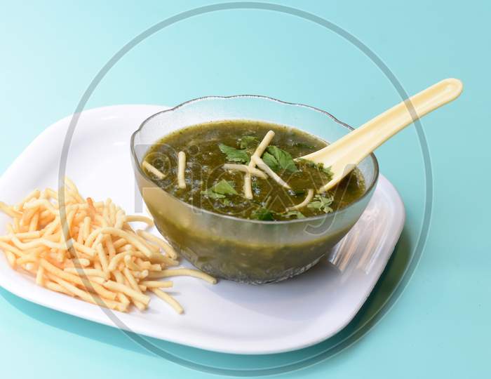 Lemon Coriander Soup,Veg Lemon Coriander Soup,Chinese Indian Style Vegetarian Lemon Coriander Soup