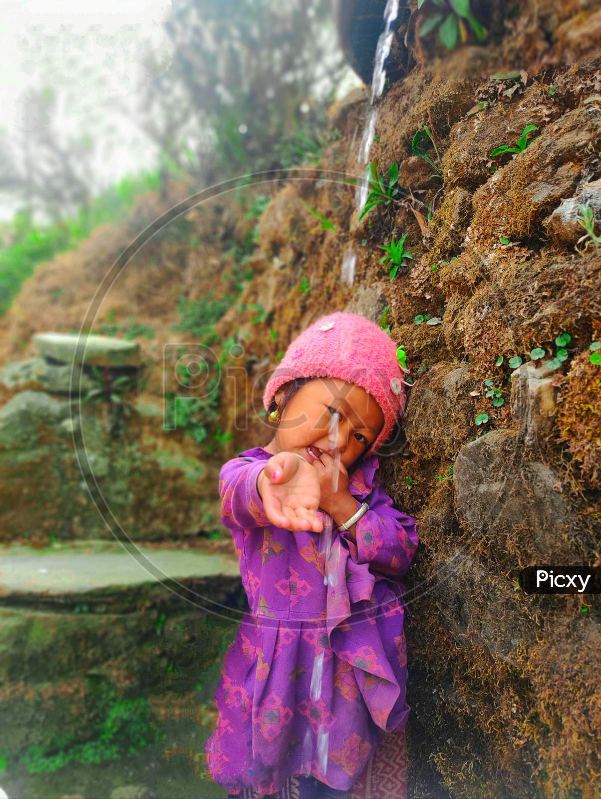 Image of Cute nepali himalayan girl-EK966674-Picxy