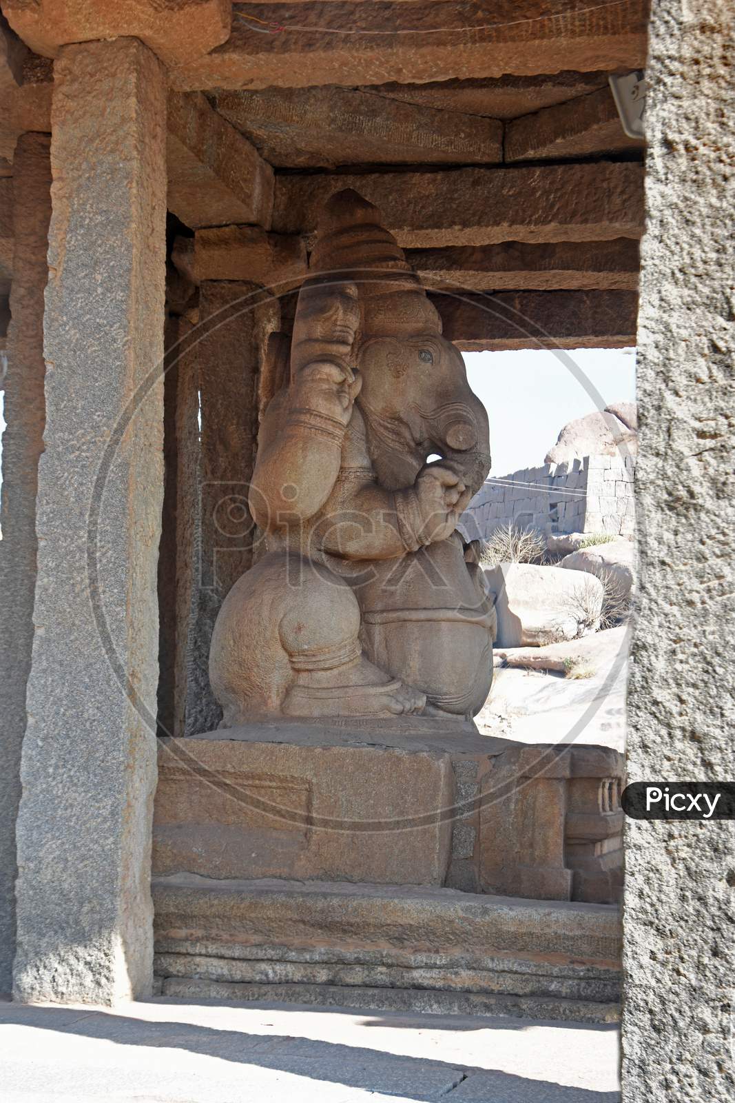 Sasivekalu Ganesha Statue, Ancient Architecture From The 14Th Century Vijayanagara Empire At Hampi Is A Unesco World Heritage Site.