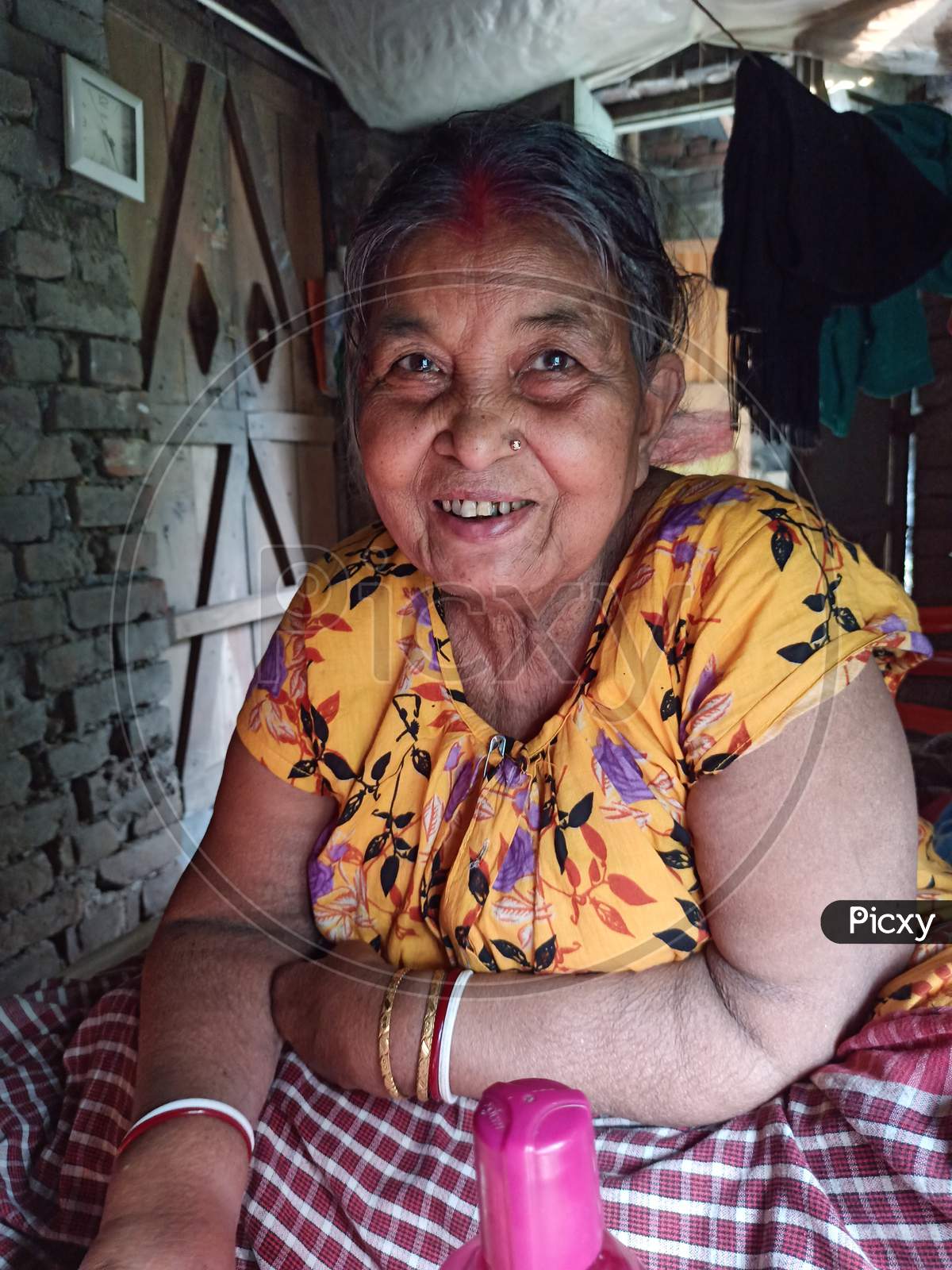 Image Of Sweet Old Lady Smiling-fq667933-picxy