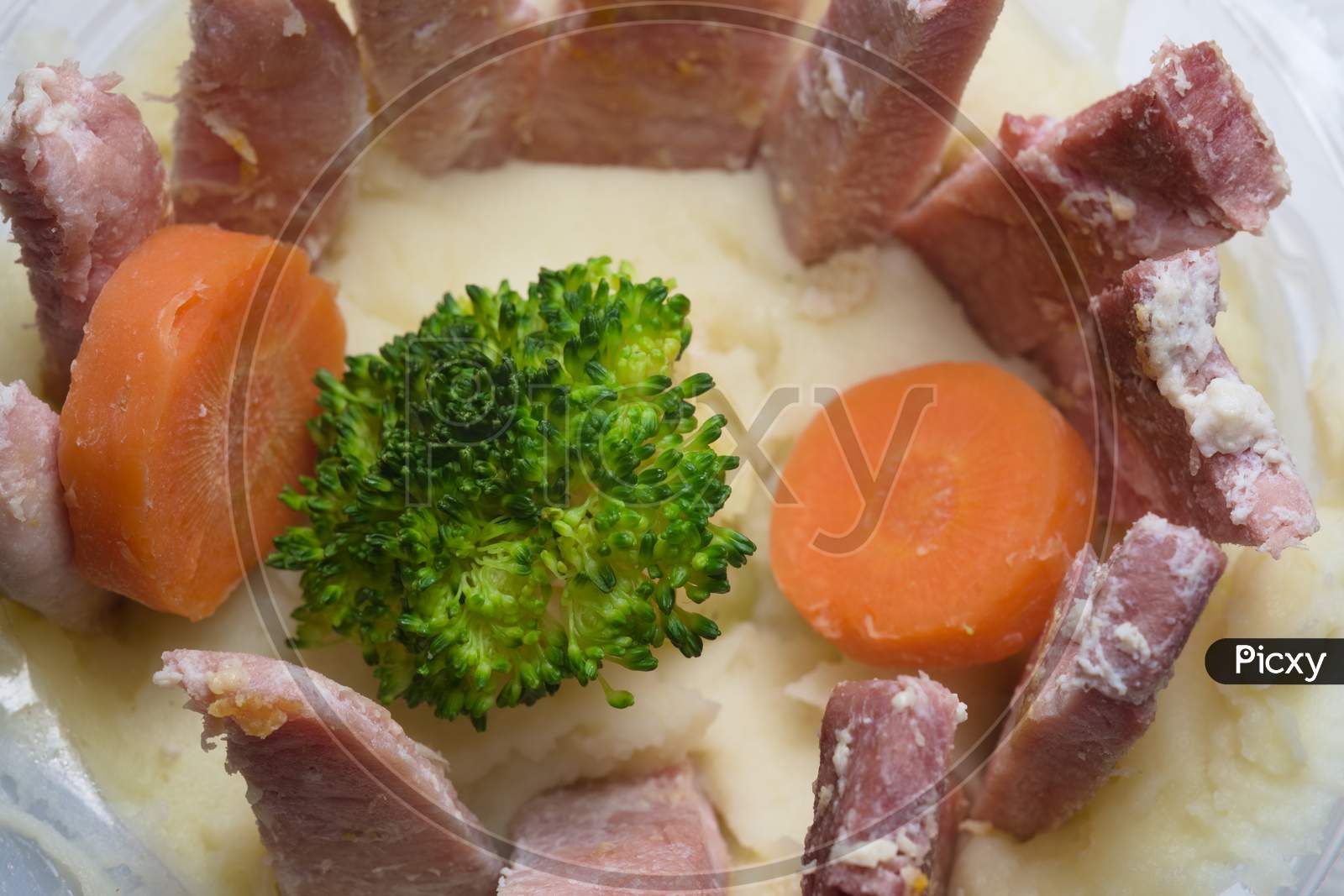 image-of-overhead-view-of-gammon-mash-and-veg-meal-strange-food