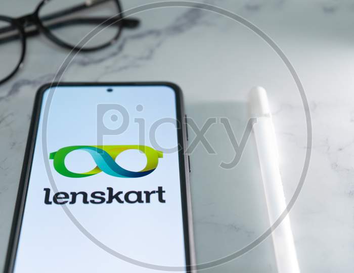 Lenskart India'S Low Cost Home Delivery Provider For Glasses Spectacles And Goggles Sunglasses And More A Startup And A Unicorn That Has Rapidly Grown In Business
