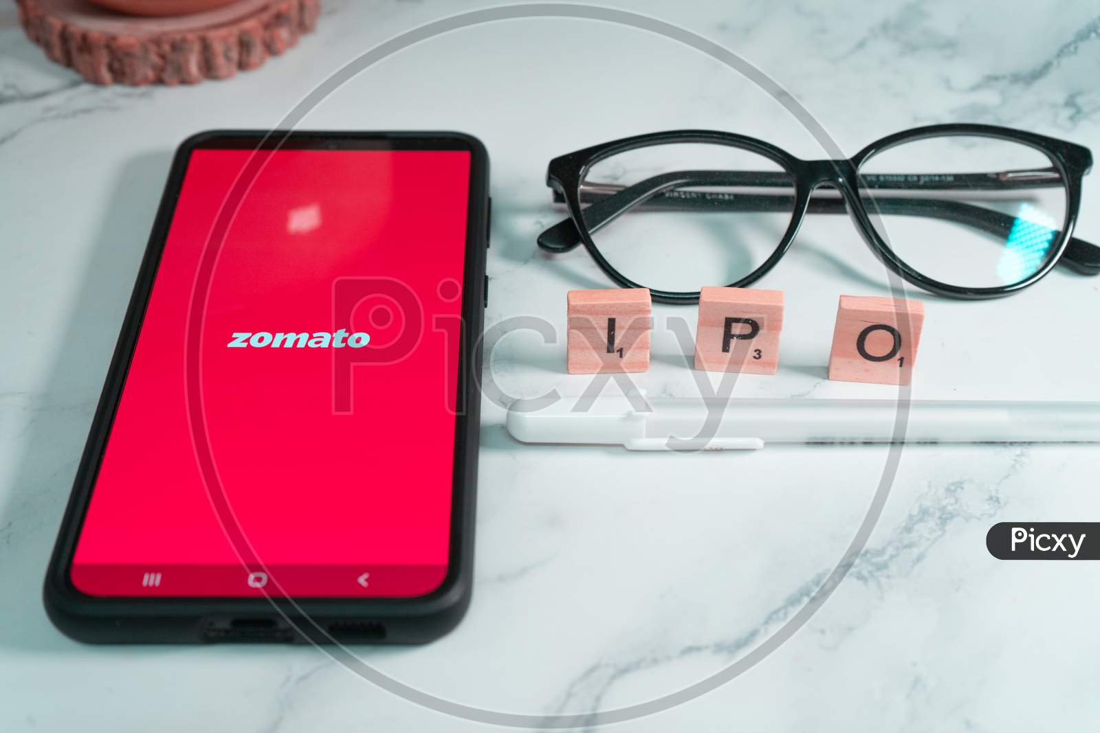 Indian Foodtech Startup Zomato With Home Delivery Of Food From Top Restaurants Showing It'S Upcoming Ipo For Expansion Investment And Wealth Building