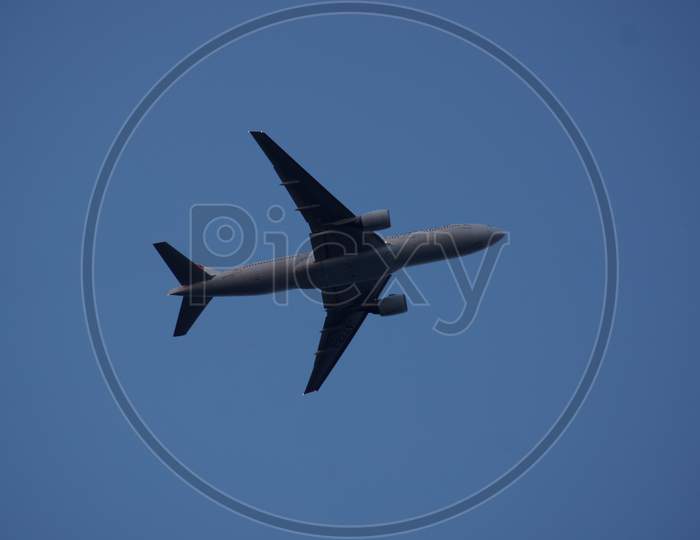 Airplane Image