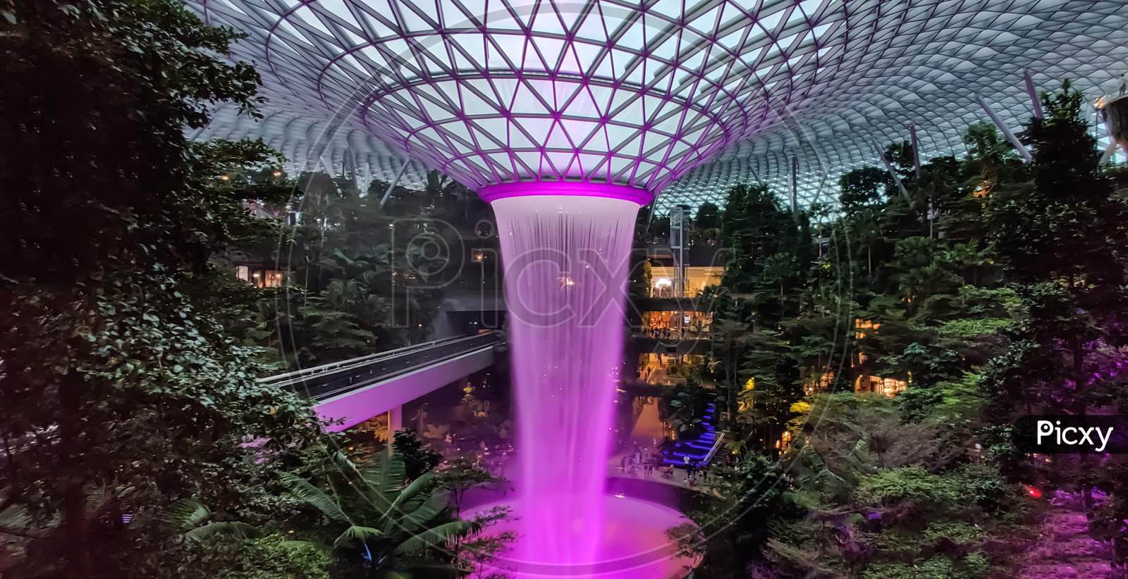 Image of Rain Vortex ( Jewel ) Changi Airport Singapore. Largest indoor ...